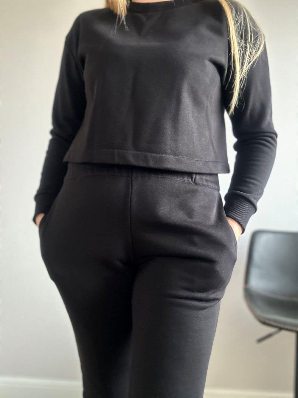 Laisvalaikio kostiumas „NOIR Crop“ - Image 3