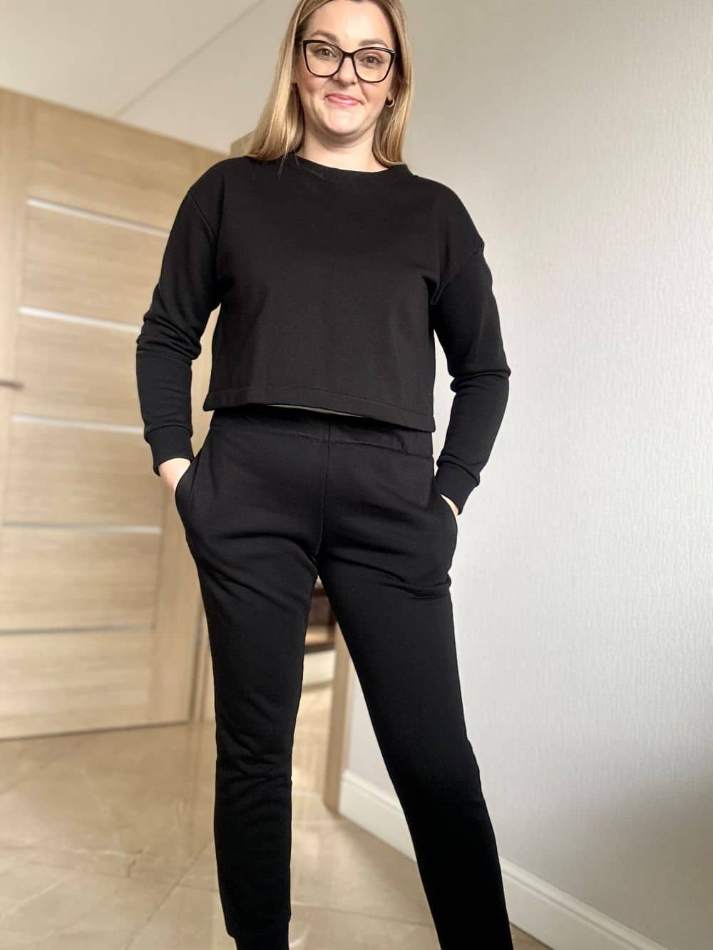 Laisvalaikio kostiumas „NOIR Crop“ - Image 4